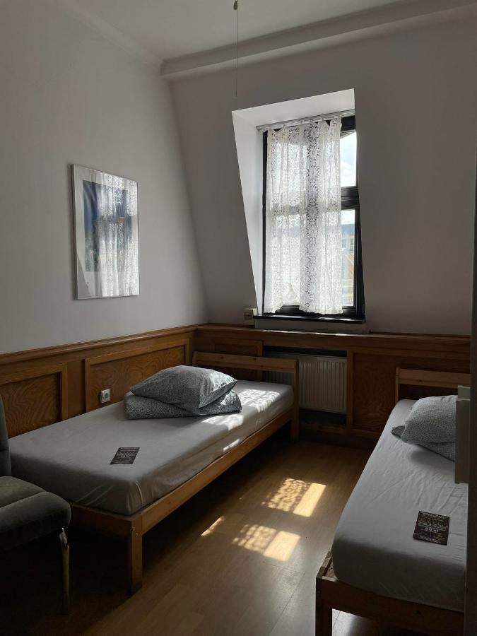 Hostel Kamienica Rynek 7 Катовіце Екстер'єр фото
