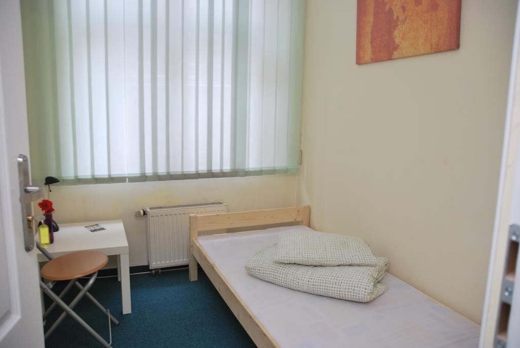 Hostel Kamienica Rynek 7 Катовіце Номер фото