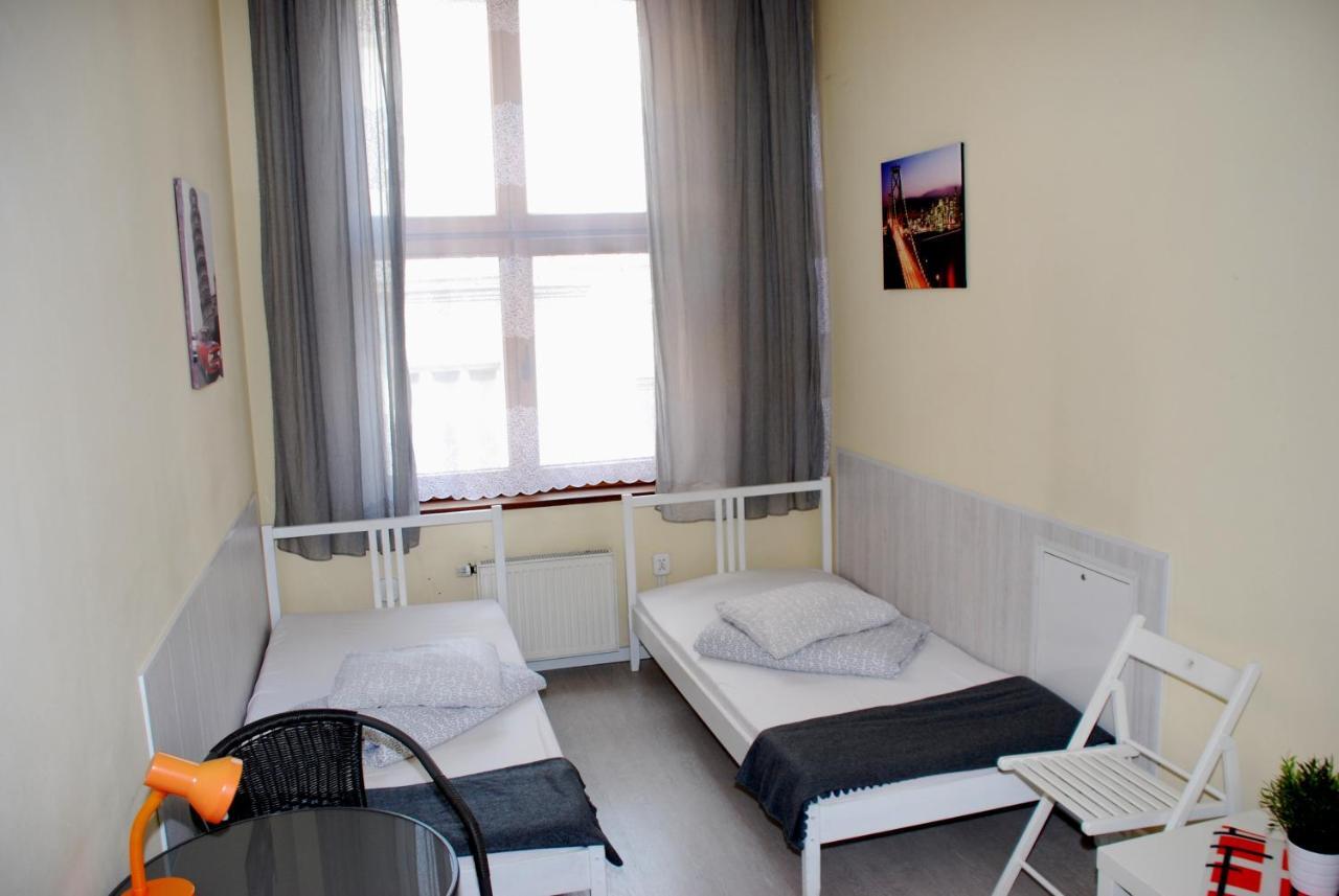 Hostel Kamienica Rynek 7 Катовіце Екстер'єр фото