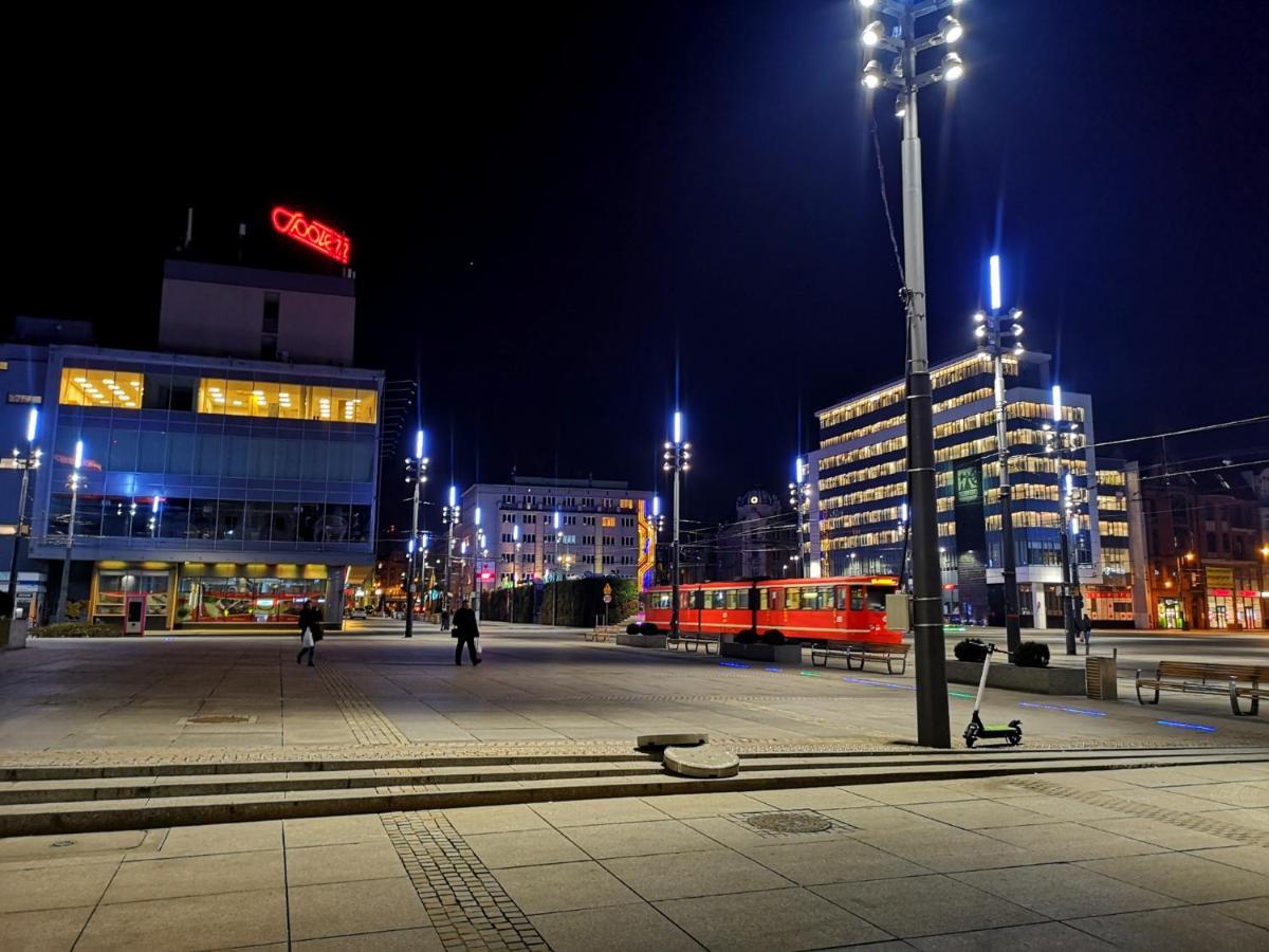 Hostel Kamienica Rynek 7 Катовіце Екстер'єр фото