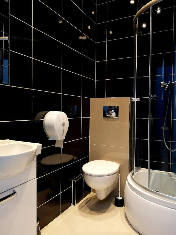 Hostel Kamienica Rynek 7 Катовіце Екстер'єр фото